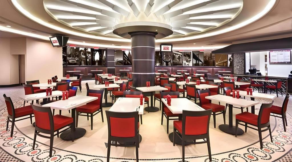 Atlantis Casino Resort 4*